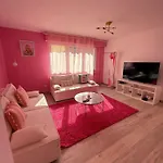 Apartment La Barbie Dreamhouse - Plein Centre - 8 Guests