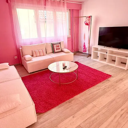 La Barbie Dreamhouse - Plein Centre - 8 Guests * אוברנאי