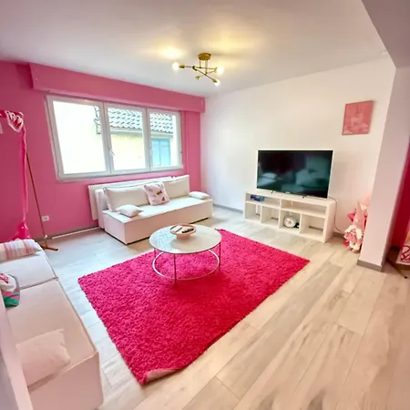 La Barbie Dreamhouse - Plein Centre - 8 Guests Apartment *